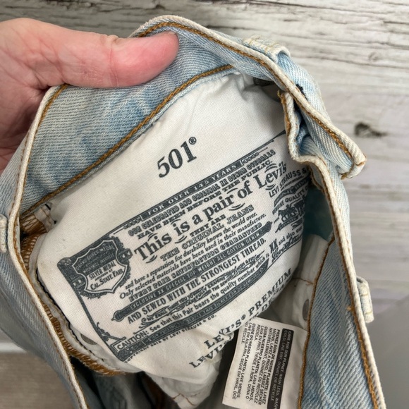 Levi’s 501 jean shorts size 26 - Picture 9 of 9